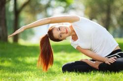 FPX不断突破！，JackeyLove连续十五场比赛得分超过大比分获胜全场沸腾不已